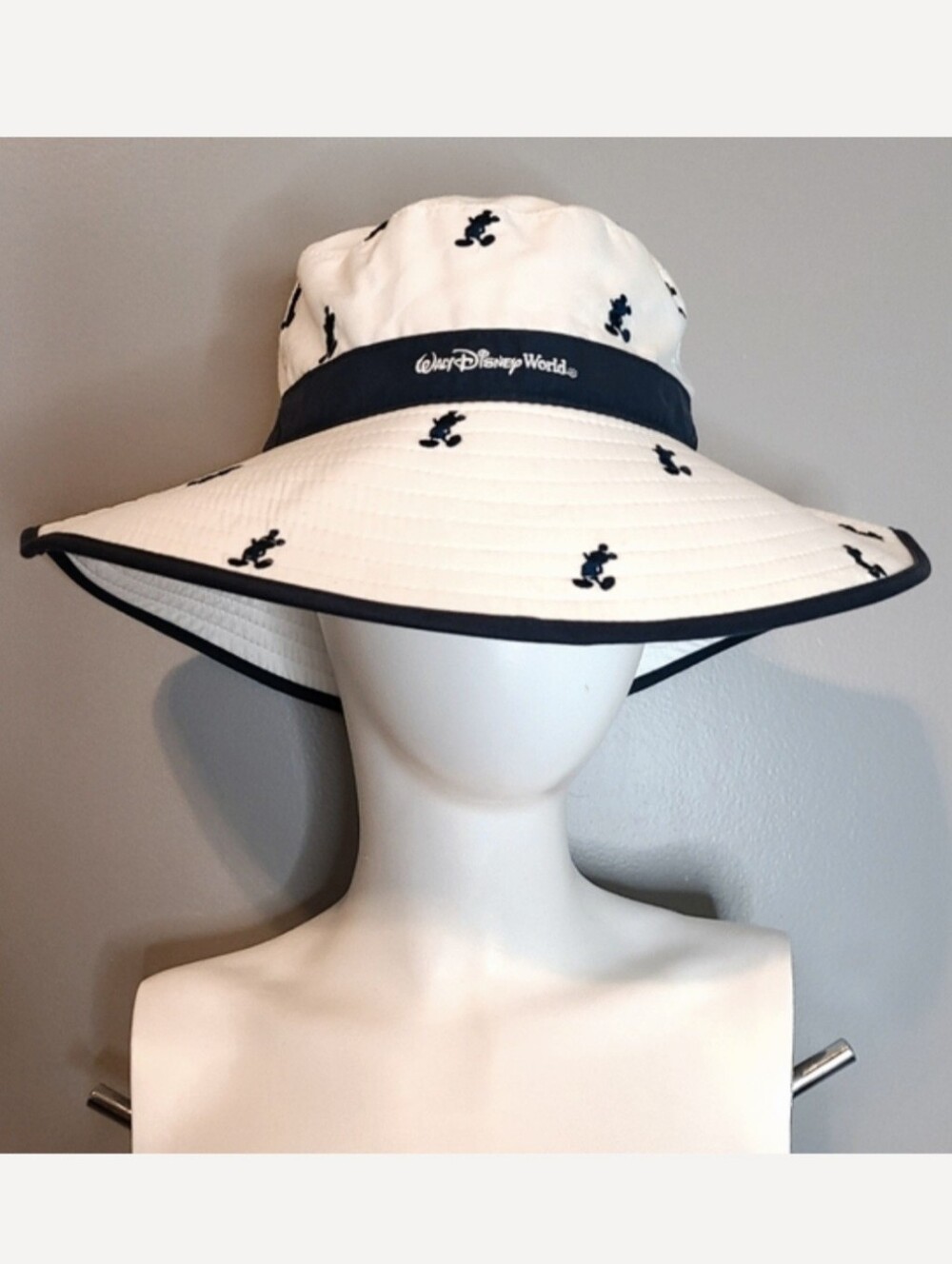 Disney Parks Walt Disney World Mickey Mouse Adult Bucket Hat White Embroidered